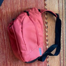 Columbia Red Shoulder Bag Nylon Strap Blue Interior Used