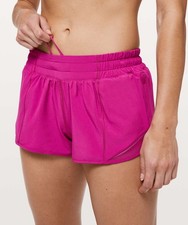 Lululemon Hotty Hot Low-Rise Short 2.5 Size 4 Fantom Fuchsia