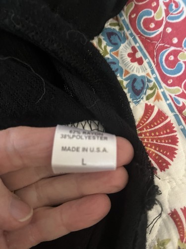 Happening in the Present Skirted hem Top Sz L Black Short Sleeve Rayon Blend - Picture 9 of 10