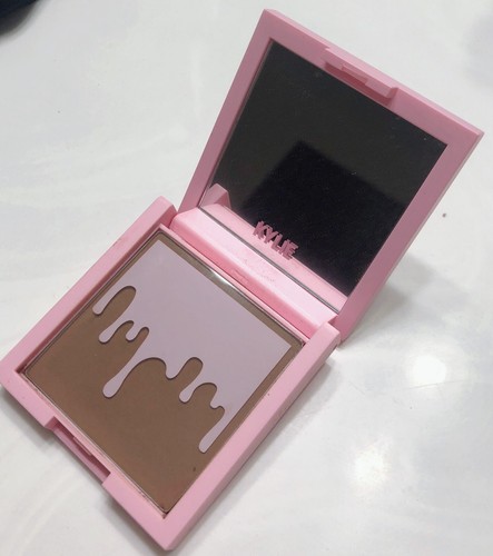 KYLIE JENNER COSMETICS: NWB- PRESSED BRONZING POWDER 600 ALMOND NEW 0.35 Oz/ 10g - Picture 2 of 5