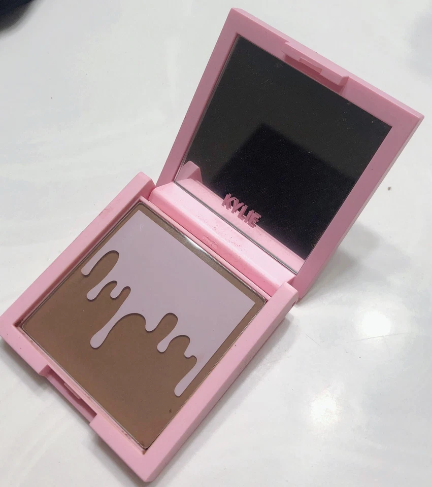 KYLIE JENNER COSMETICS: NWB- PRESSED BRONZING POWDER 600 ALMOND NEW 0.35 Oz/ 10g - Image 2 of 4