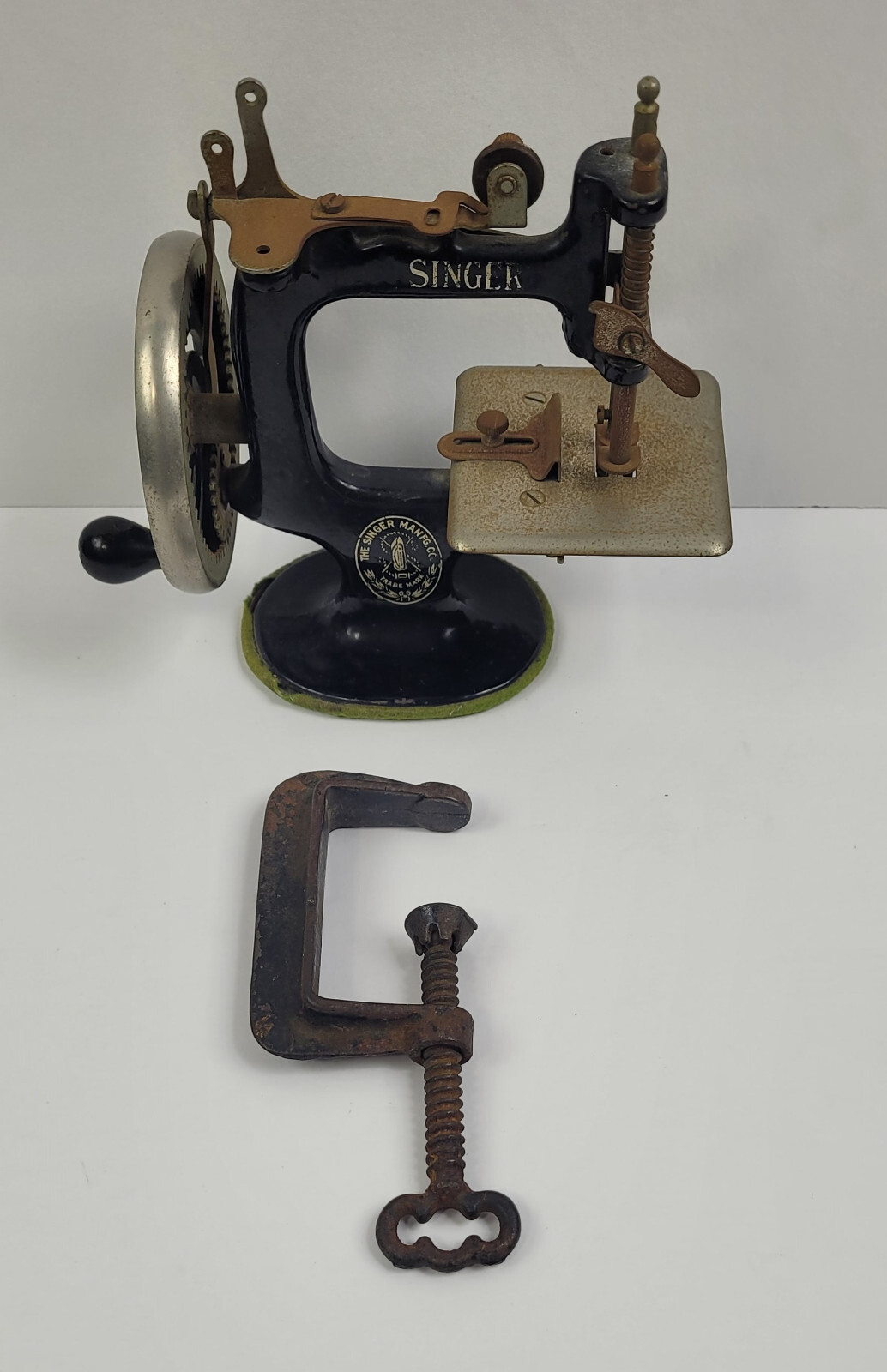 VINTAGE Antique SINGER Mini Sewing Machine 1920s Model 20 Childs Toy with Clamp eBay
