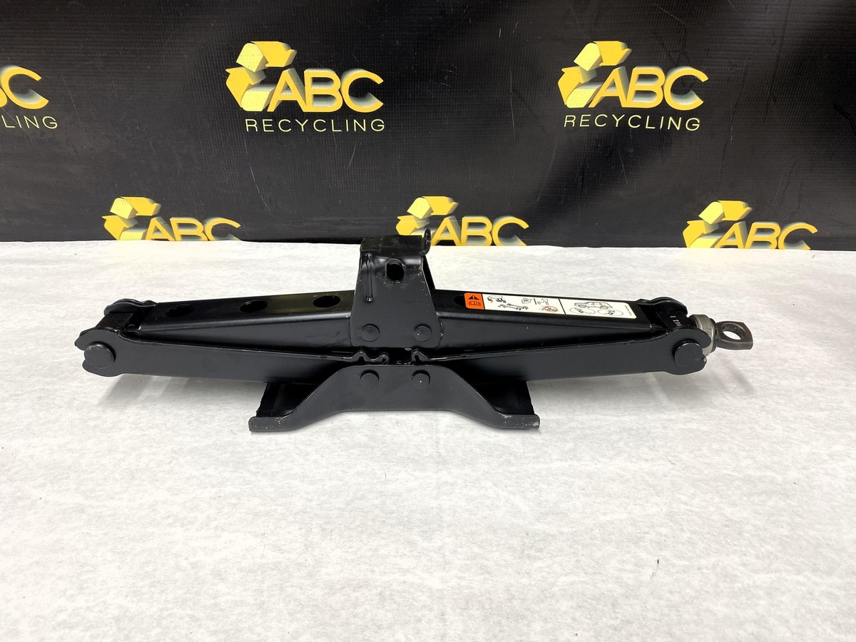 2008 Ford Expedition Spare Tire Emergency Scissor Jack & Tools Kit