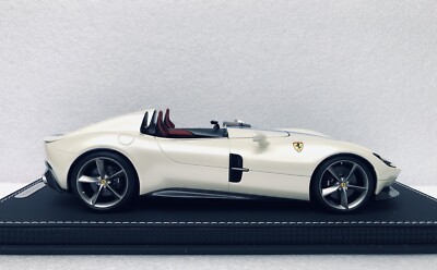 1/18 BBR Ferrari Monza SP2 Italian White/Blue Stripe No. 22