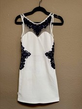 Women’s Sleeveless Backless Mini Dress By Blanc Size Small With Lace Accent