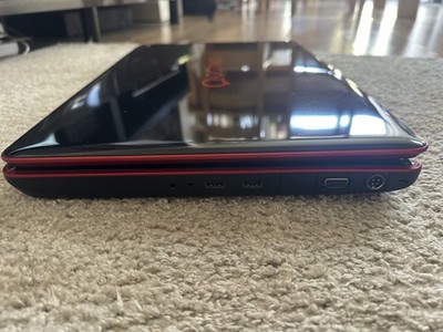 Toshiba qosmio X500 18.4 INCH, Windows 10 Pro, 1 TB + 8GB RAM +