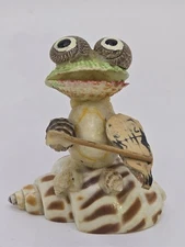 Vintage Hand-Made Sea Shell FROG Playing Violin 2.25" Tall