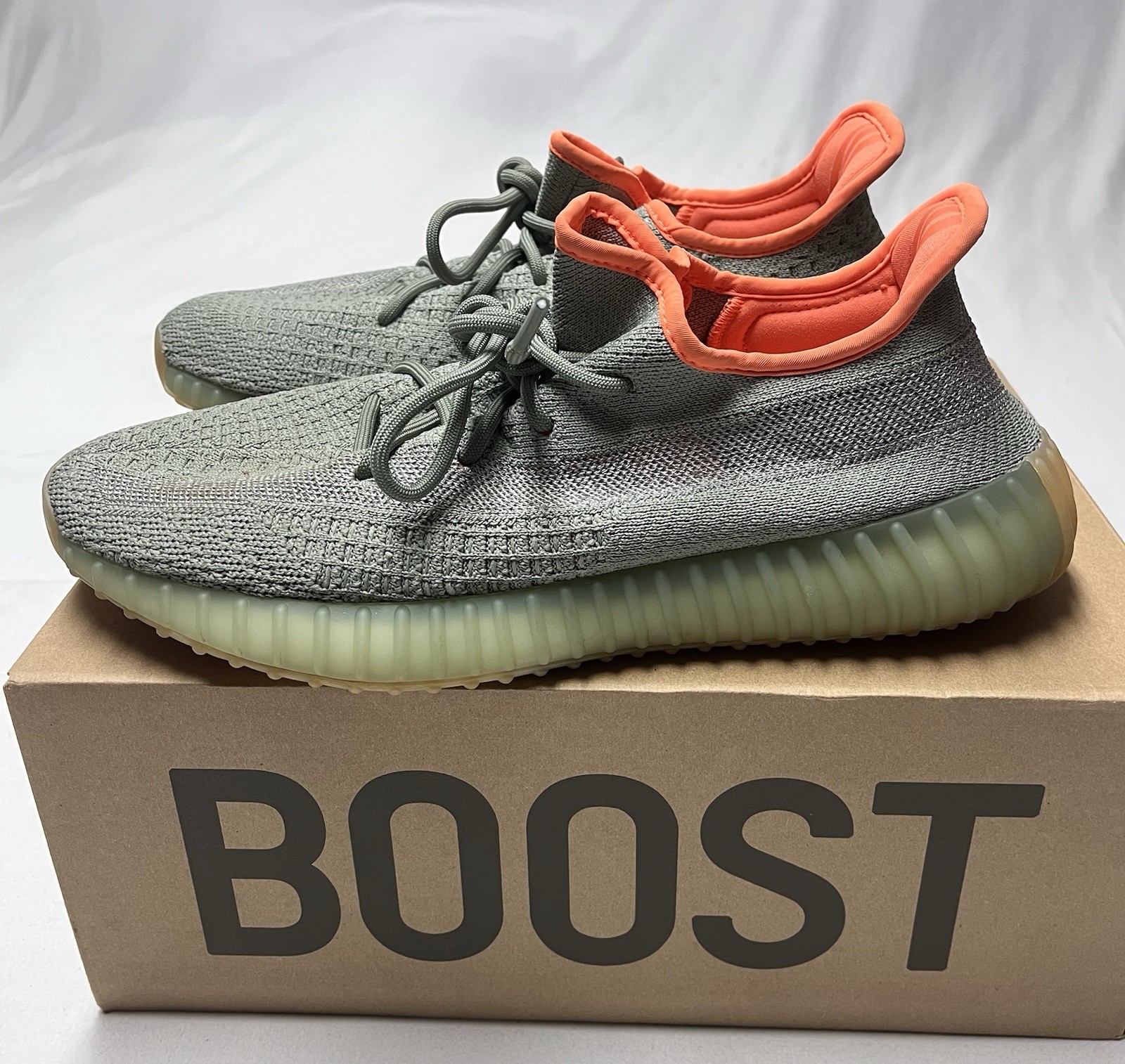 Adidas Yeezy Boost 350 V2 Desert Sage Men Size 10.5 Pre-owned With Box FX9035 thumbnail 4