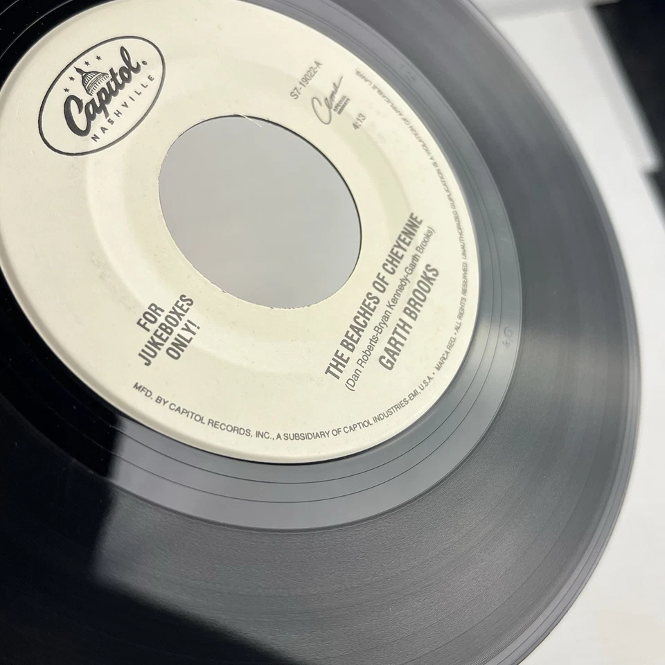 Garth Brooks - The Beaches Of Cheyenne 7" Single 45RPM Promo For Jukebox - Image 3 of 4
