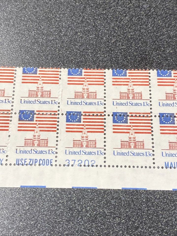 EFO: US 1622 Flag Over Independence Hall Plate Block Of 20 - Very Cool Item - Image 3 of 4