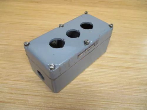Square D 9001-KY3 Push Button Enclosure 9001KY3 87450