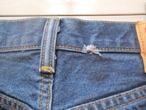 Jeans uomo Levis 501 blu taglia 34 x 30 bottoni mosca gamba dritta lavaggio scuro - Foto 5 di 10
