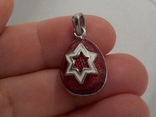 Beautiful Vintage Red Enamel & White Star Silver Tone Egg Pendant