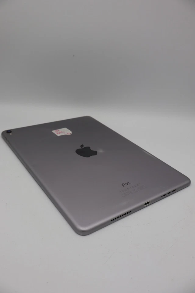 Apple iPad Pro A1673 Wi-Fi Space Grau 128GB Gebraucht / Händler / #2-4480 - Bild 3 von 4
