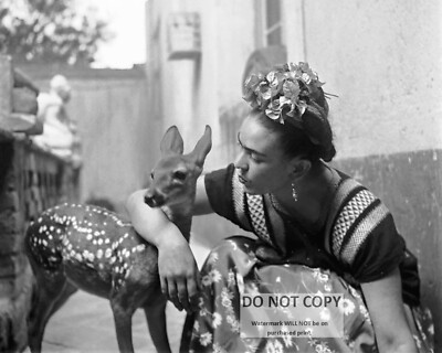 MEXICAN PAINTER FRIDA KAHLO AND PET DEER GRANIZO - 8X10 PHOTO (FB-969)