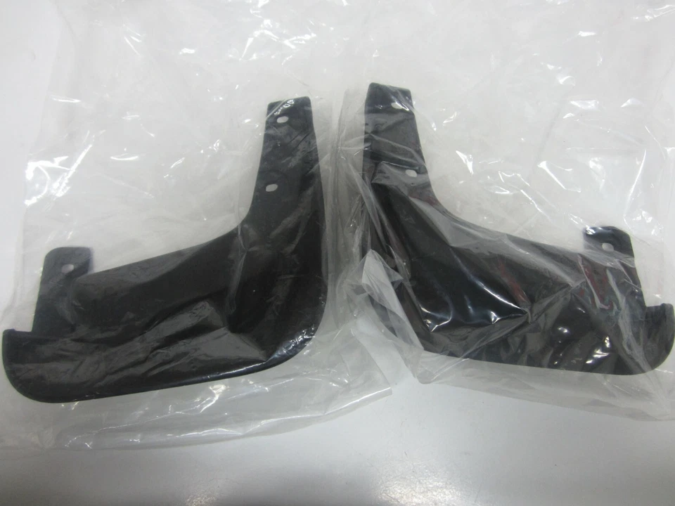 Juego de protectores contra salpicaduras delanteros Chevrolet Aveo Pontiac G3 2009-2011 OEM 93745068 Foto 2 de 3