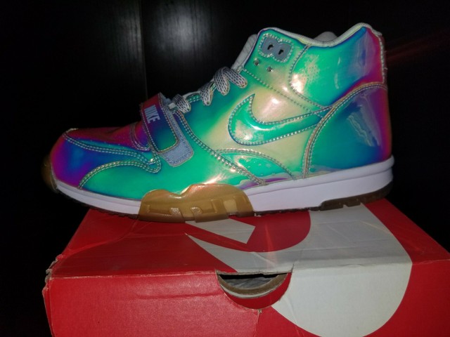 nike hologram trainers