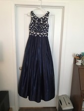 Elegant Navy Blue Evening Gown with Lace Bodice
