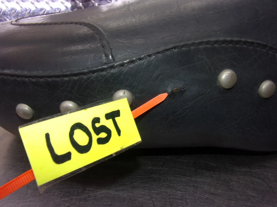 434 A KAWASAKI VULCAN CLASSIC VN 1500 1998 OEM ASIENTO TRASERO MUSTANG Foto 4 de 4