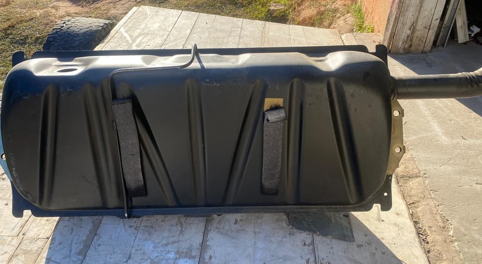 梅赛德斯-奔驰 W123 柴油油箱燃气柴油 300D 240D! 免费送货!  A21 — 第 2/4 张图片