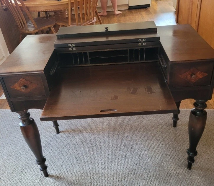 Escritorio de caoba de 1800 Foto 2 de 4