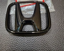 H REAR CR-V BLACK GLOSSY LOGO EMBLEM BADGE FOR REAR HONDA CR-V 2023-ON