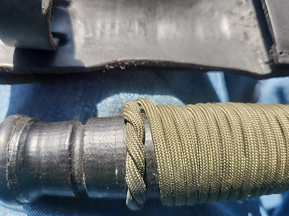 Cuchillo y funda de combate vintage Camillus 7" espalda recta, acero inoxidable negro Foto 3 de 4