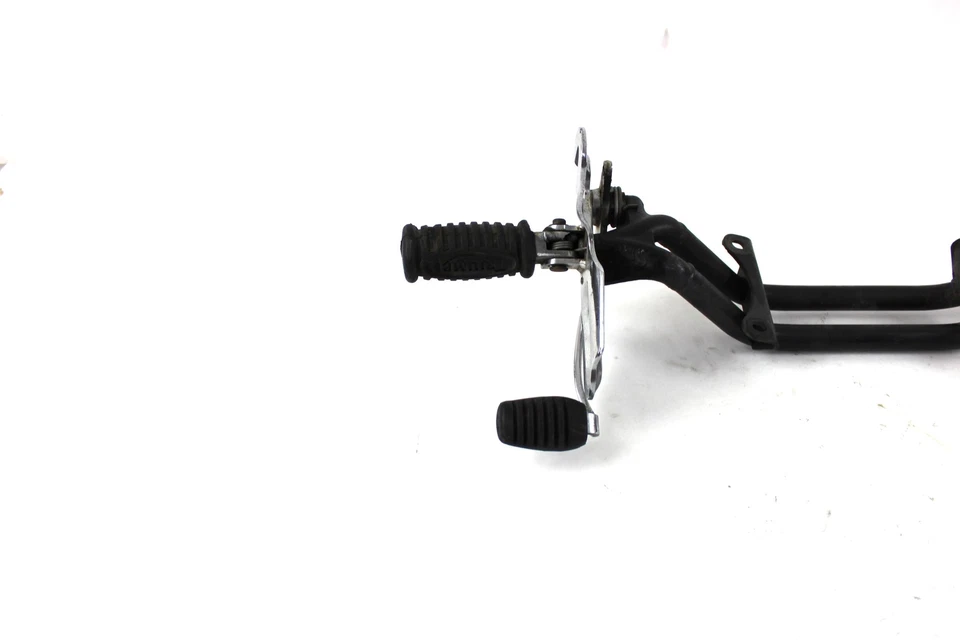 Triumph Speedmaster 790 2004 04 estriba delantera y montaje Foto 4 de 4