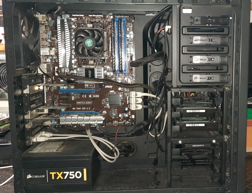 PC CORSAIR AMD FX(tm) 6100 SIX CORE. 8 GB - Immagine 4 di 4