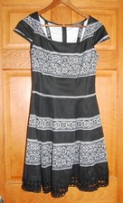 Donna Ricco Black with White print Dress Fit & Flare Lace Trim Short Sleeve Sz 4
