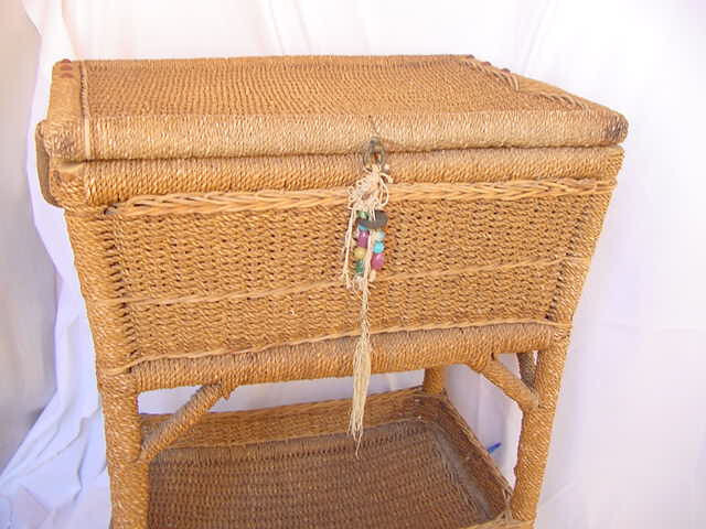 ANTIQUE 1890s OLD VICTORIAN WICKER SEWING BASKET VINTAGE FURNITURE CHEST TABLE