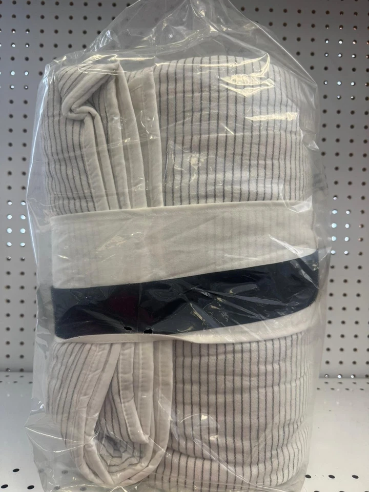 Hearth & Hand Magnolia King 微条纹被子酸霜/铁路灰色 — 第 3/4 张图片