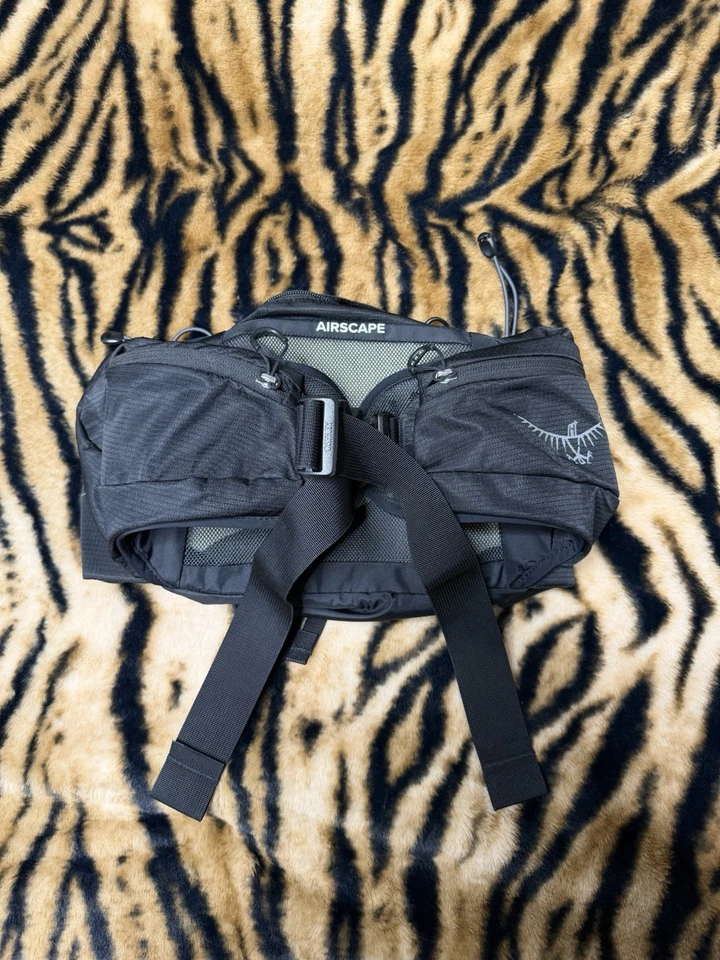 Osprey Talon 6 Gray Lumbar Waist Pack With Botttles  - Image 3 of 4