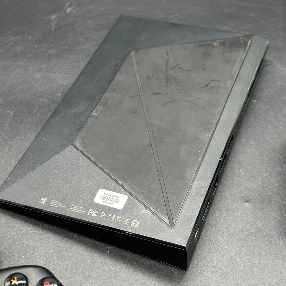 Nvidia Shield TV (2015) | 4K Android TV Streaming Box | P2571 | Includes Gamepad - Image 3 of 3