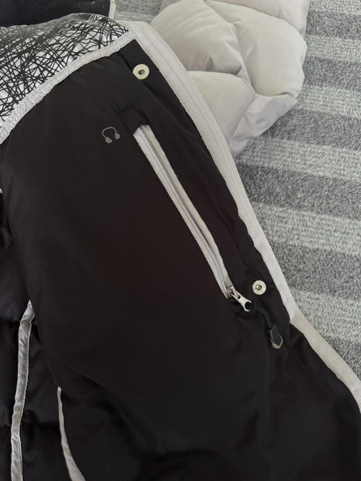 Calvin Klein Performance down jacket L Women - image 11