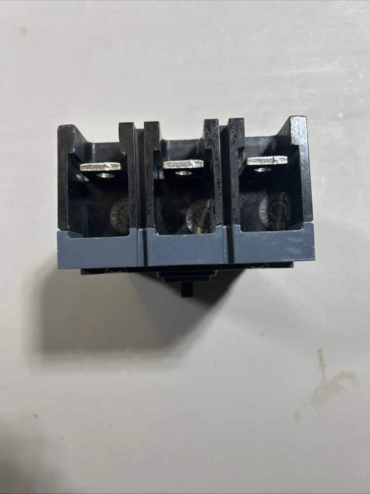 Siemens HQR23B200 Circuit Breaker 3-Pole 200A/240V/65KA 50/60Hz New Surplus. - Image 4 of 4