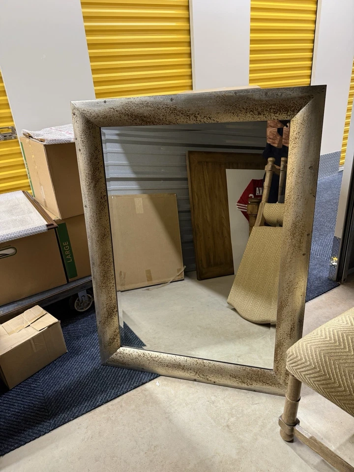 Ethan Allen Dinning Room Set with 6 chairs,Buffet, and Mirror. - Image 4 of 4