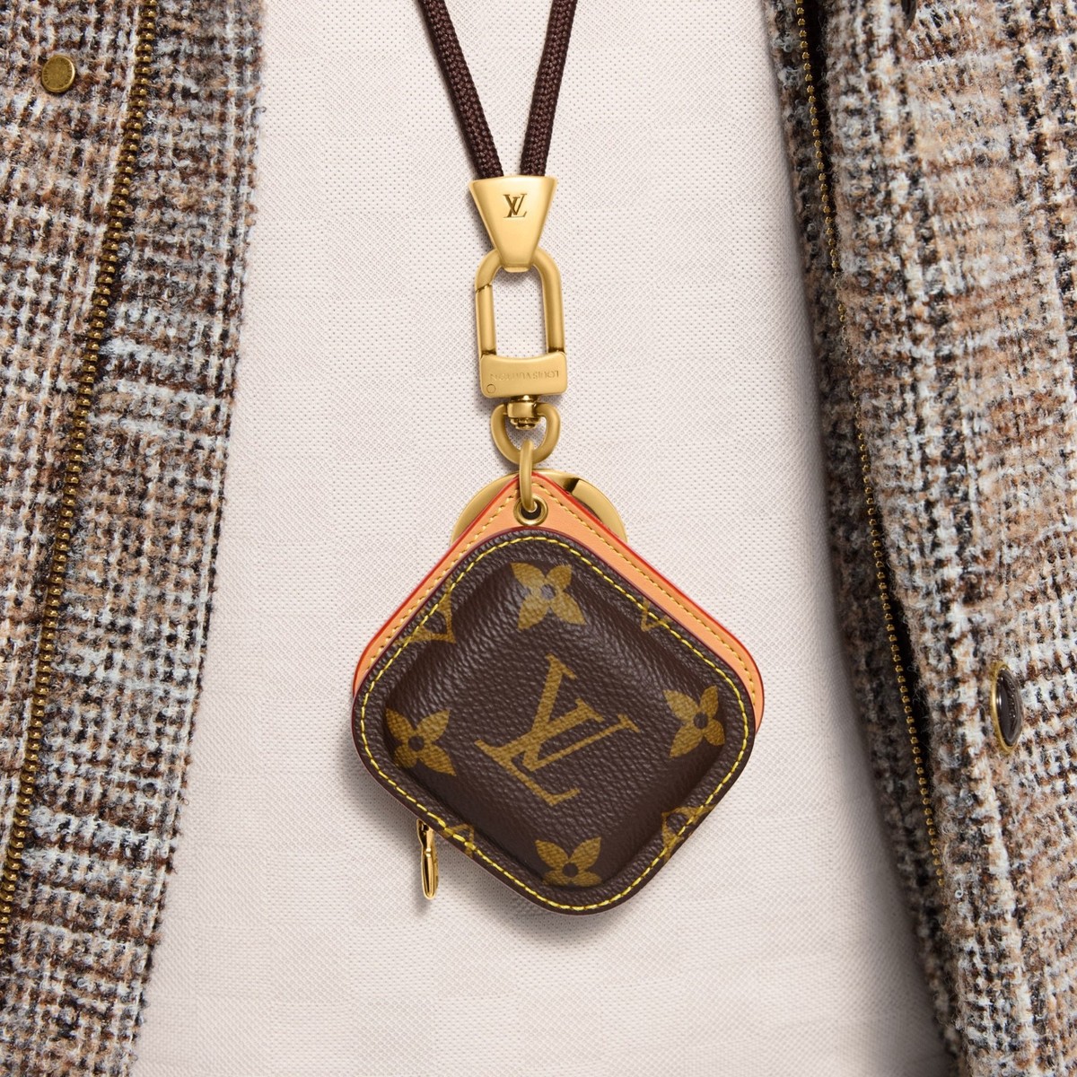 Brand Louis Vuitton LV Tune Key Holder Bag Charm Earphone Case