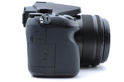 Near Mint Panasonic LUMIX DMC-FZH1 Digital Camera w/ Lens Hood Battery Charger - Picture 7 of 24