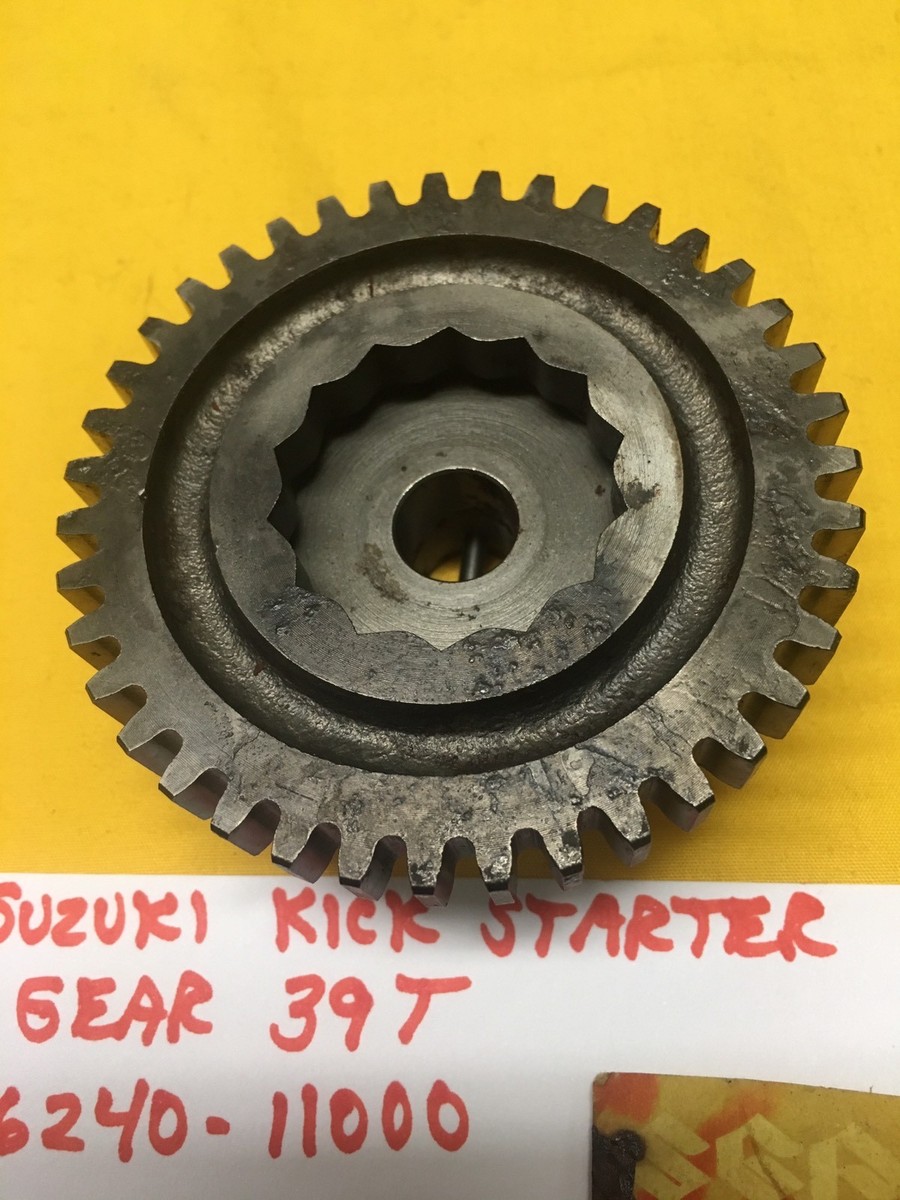 NOS SUZUKI Kick Starter Drive Gear (26240-11000) X-6 / TC250 / T20