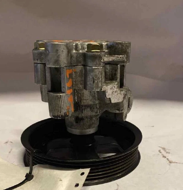 2001-2007 Toyota Sequoia Power Steering Pump Assembly - Image 3 of 4