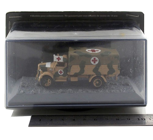 WWII GERMAN Opel Blitz 1/72 DIECAST MODEL FINISHED Ambulance IXO - Picture 7 of 7
