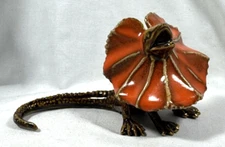 GOLDEN POND COLLECTION BY GIBSON EXOTIC LIZARD WITH FRILL ORANGE NECK NO BOX