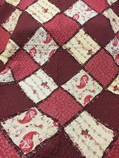 NEW COZY CHIC PINK RED BURGUNDY GREEN LEAF IVORY RUFFLE PATCHWORK ROSE QUILT SET