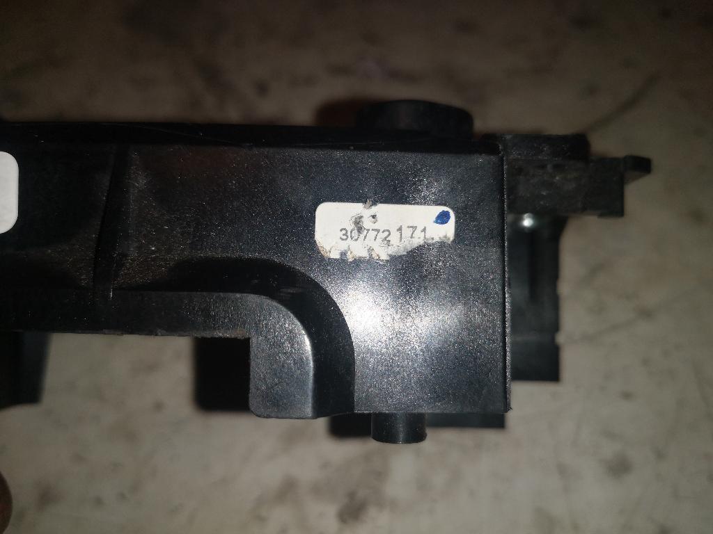 Picture 3 of 4