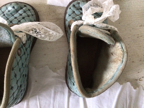 Alte Kinderschuhe 50er Jahre Shabby Brocante Nostalgie Blau Landhaus Puppen Deko - Bild 8 von 15