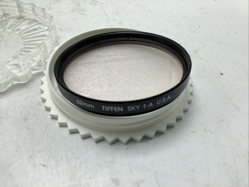 TIFFEN 62mm SKY 1-A filter, Skylight original box and storage container - Picture 5 of 8