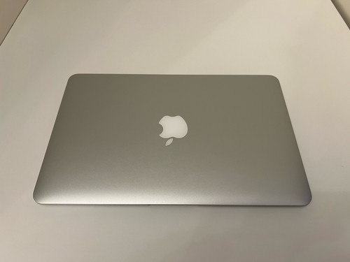 Apple MacBook Air 11" A1465 Mid 2012 i5 1.7 GHz 4GB RAM 256GB SSD (OS Catalina) - Picture 2 of 9