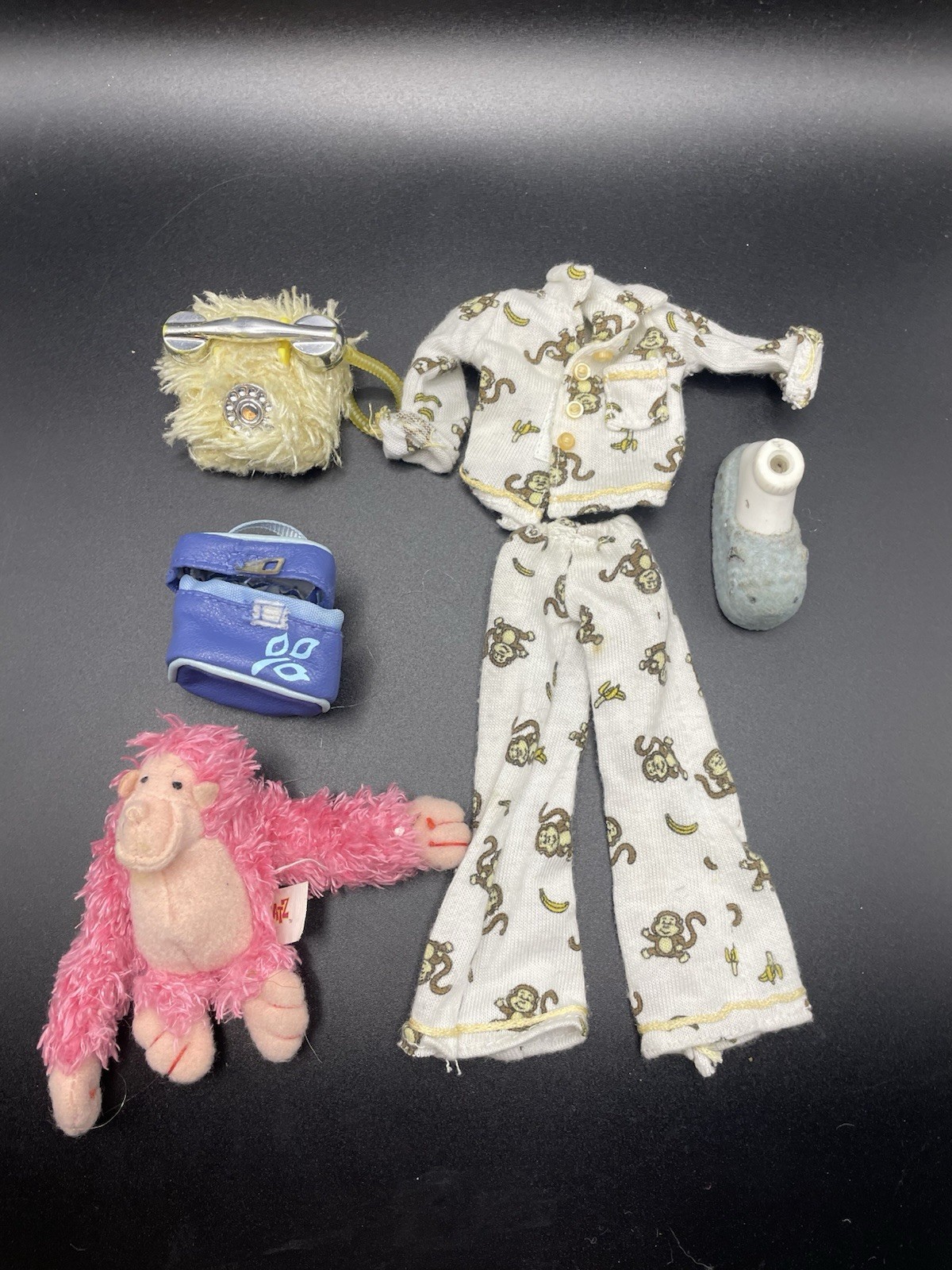 2002 Bratz Slumber Party Meygan MGA Monkey Stuffed Animal Phone And Outfit