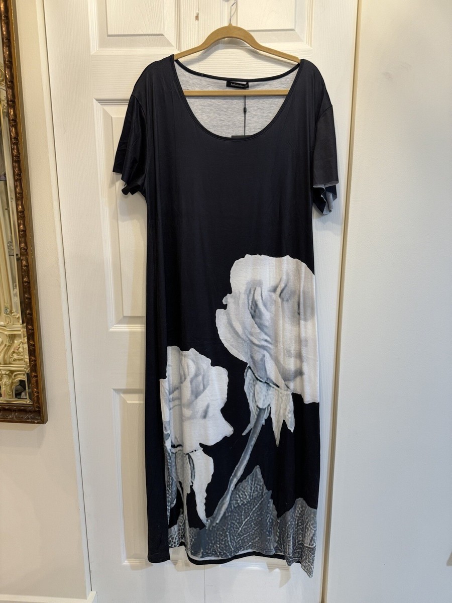 JustFashionNow Maxi Knit Black Dress With Rose Print Size 3XL (US XXL)
